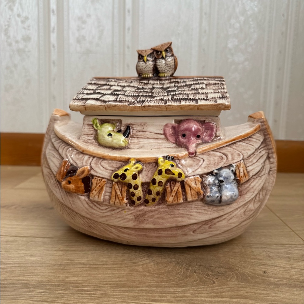 Vintage 1970’s Noah's Ark Cookie Jar Ceramic Treasure Craft